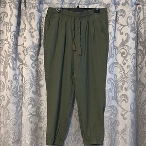 Linen jogger style pants with pockets